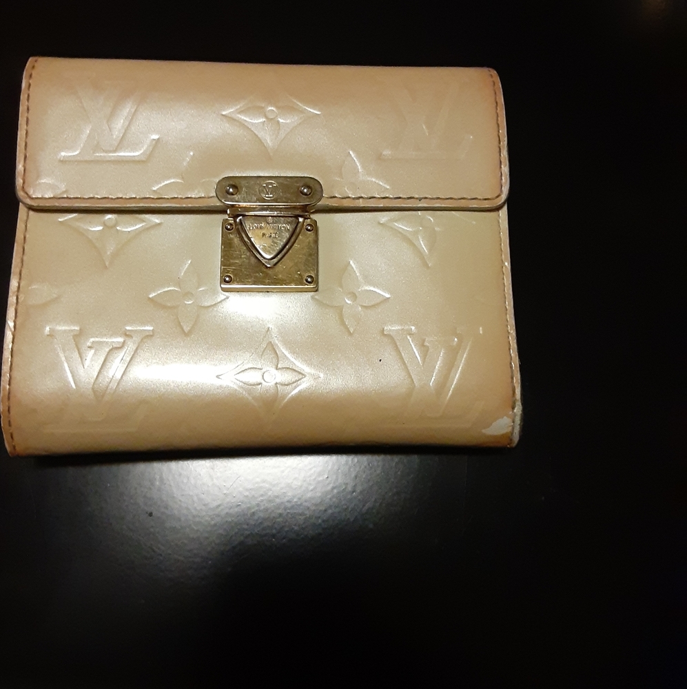 Louis Vuitton  Paris Wallet - Picture 2 of 16